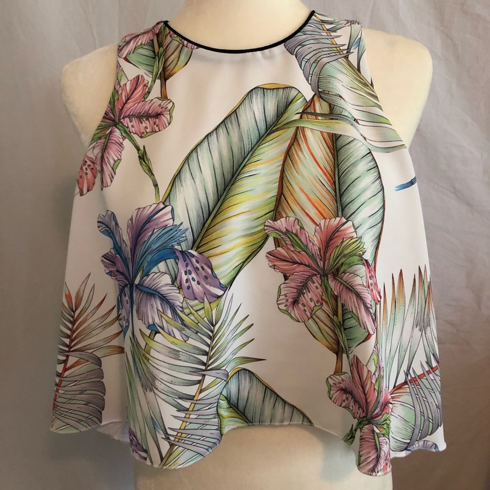 Tropical print dip hem flowy top
